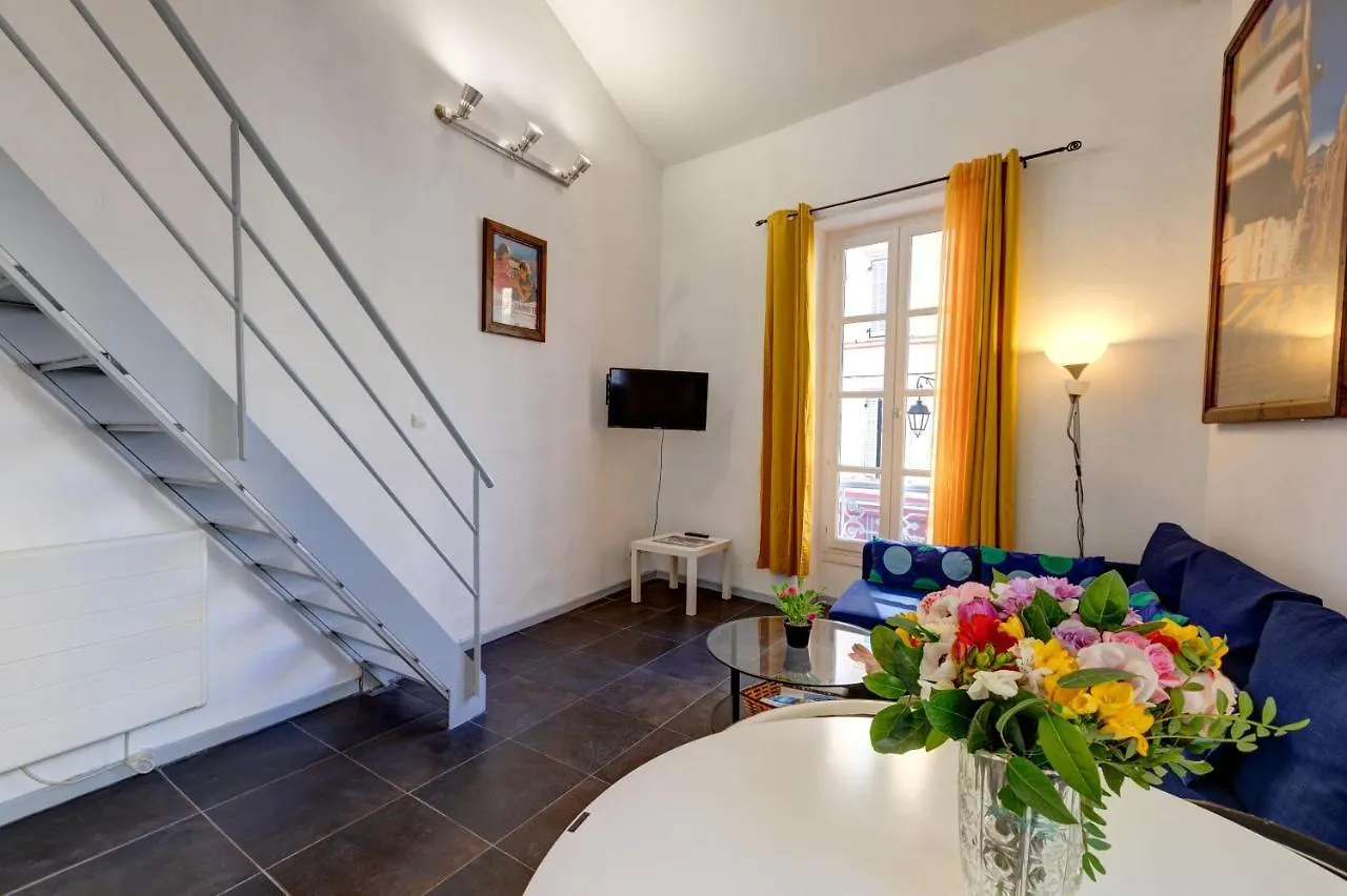 מרסיי Duplex Des 13 Cantons 0*,